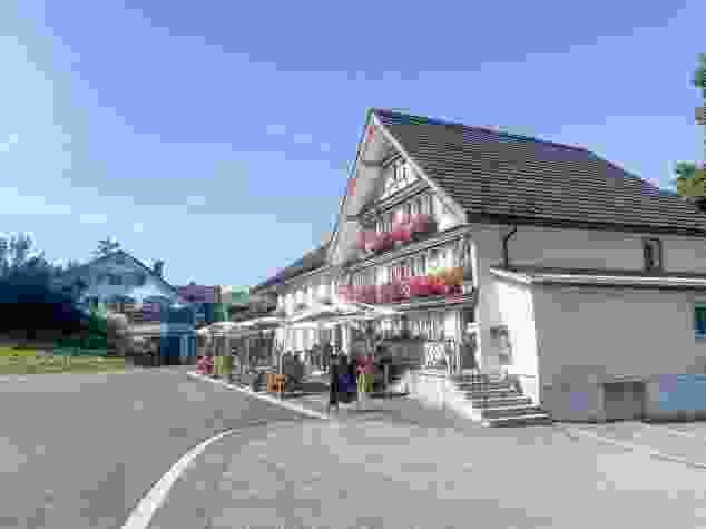 L’auberge Rössli dans le village de Bächli.