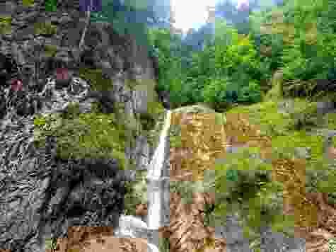 Frische-Kick zu Beginn der Wanderung – vor dem Aufstieg nach La Cierne.