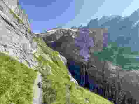 Der Weg zur Glecksteinhütte ist exponiert und nur für schwindelfreie und trittsichere Wandernde geeignet.