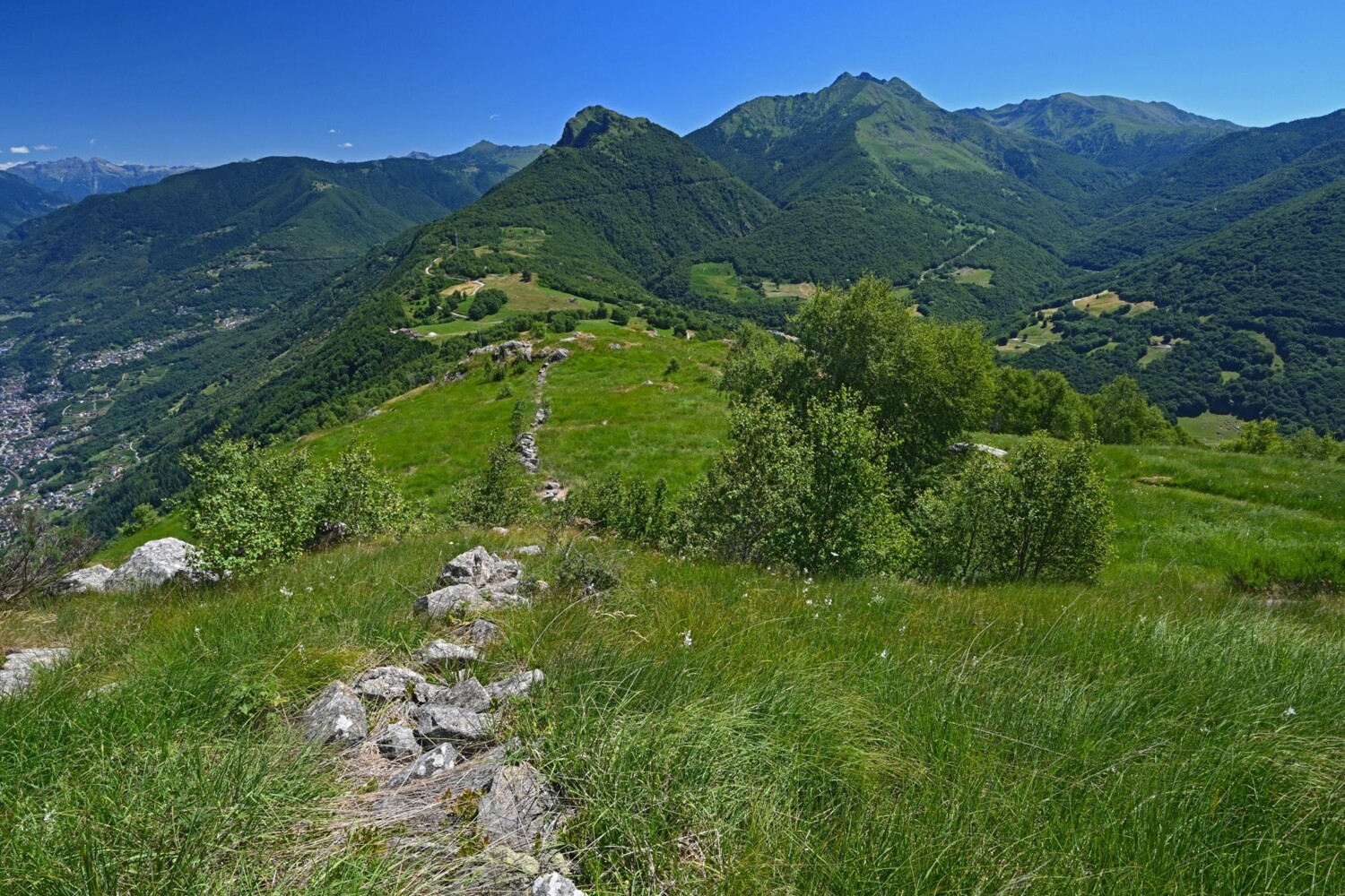 Vue depuis Mattro vers l’est, sur le Pizzo di Corgella.
